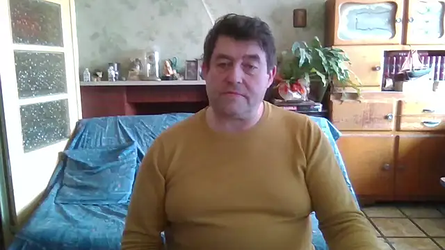 Snapshot of sympatrique chatting on March 2, 2:04 pm sympatrique online show from March 2, 2:04 pm