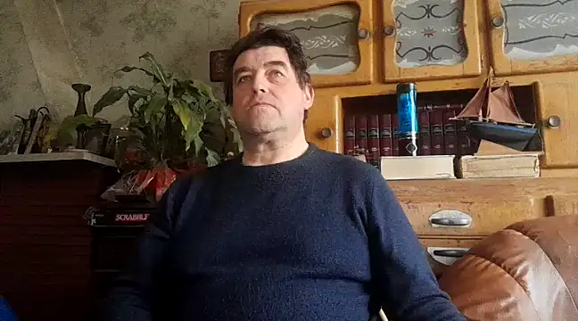 Snapshot of sympatrique chatting on December 14, 11:18 am sympatrique online show from December 14, 11:18 am
