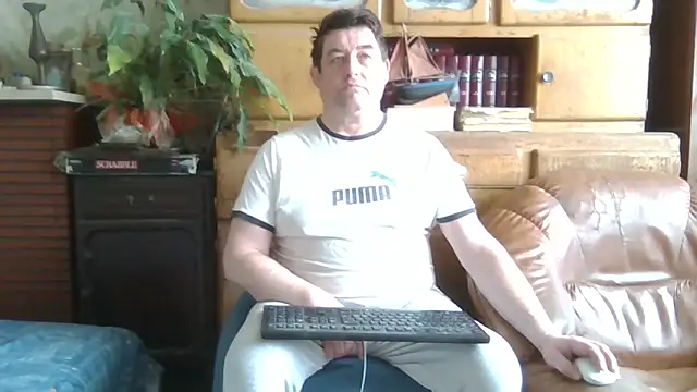 Snapshot of sympatrique chatting on February 15, 9:49 am sympatrique online show from February 15, 9:49 am