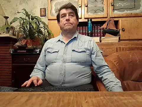Snapshot of sympatrique chatting on December 14, 9:24 pm sympatrique online show from December 14, 9:24 pm
