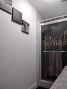 Daddie2hung online show from March 7, 9:59 pm