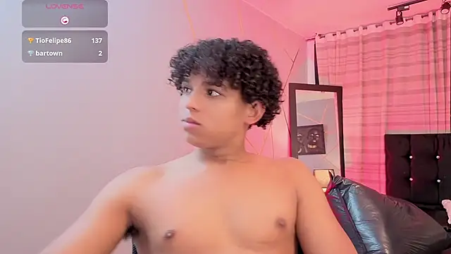 Noah Smith04 online show from November 28, 9:49 pm