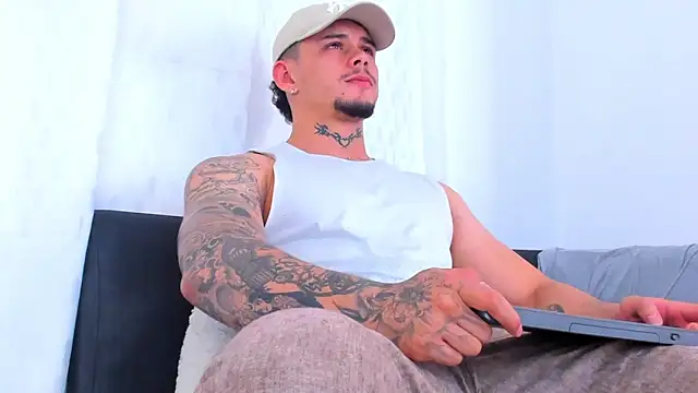 NoahhBrown online show from October 24, 5:31 am