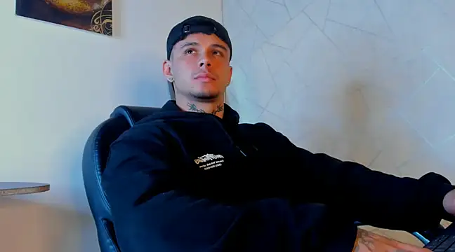 Snapshot of NoahhBrown chatting on March 3, 3:50 am NoahhBrown online show from March 3, 3:50 am
