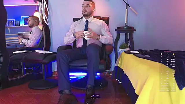 Snapshot of HenryBenso chatting on February 10, 11:25 am HenryBenso online show from February 10, 11:25 am