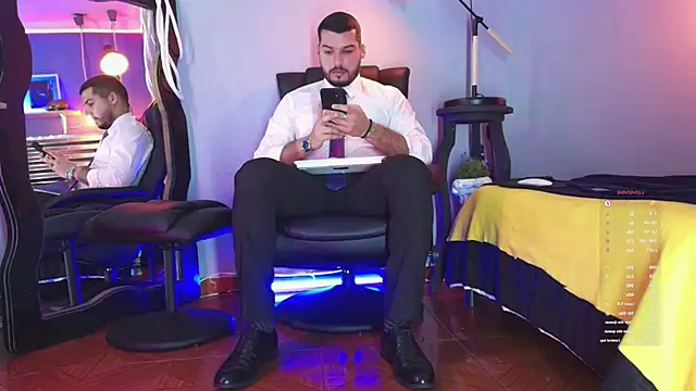 Snapshot of HenryBenso chatting on February 18, 10:05 am HenryBenso online show from February 18, 10:05 am