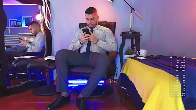 Snapshot of HenryBenso chatting on February 6, 10:48 am HenryBenso online show from February 6, 10:48 am