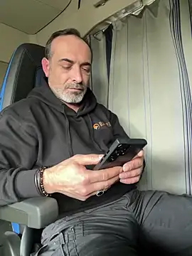 Snapshot of dzhakar chatting on February 27, 12:34 pm dzhakar online show from February 27, 12:34 pm