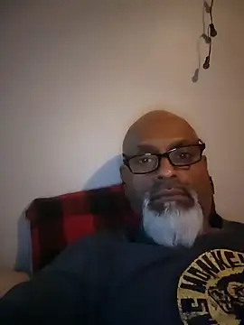 Darryltasha online show from December 19, 7:51 am