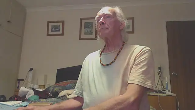 Snapshot of WaverlyKernow chatting on March 21, 2:51 pm WaverlyKernow online show from March 21, 2:51 pm