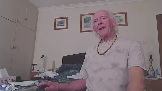 Snapshot of WaverlyKernow chatting on March 18, 1:44 pm WaverlyKernow online show from March 18, 1:44 pm