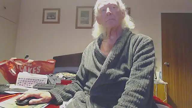 Snapshot of WaverlyKernow chatting on September 19, 8:19 pm WaverlyKernow online show from September 19, 8:19 pm