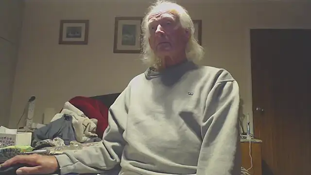 Snapshot of WaverlyKernow chatting on September 13, 9:16 pm WaverlyKernow online show from September 13, 9:16 pm