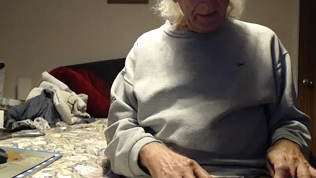 Snapshot of WaverlyKernow chatting on September 14, 9:17 pm WaverlyKernow online show from September 14, 9:17 pm