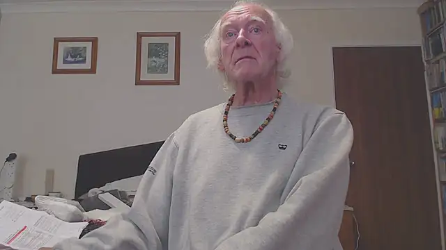 Snapshot of WaverlyKernow chatting on February 24, 12:16 pm WaverlyKernow online show from February 24, 12:16 pm