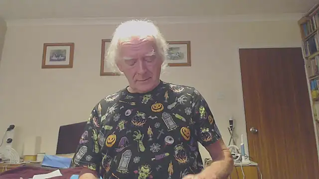 Snapshot of WaverlyKernow chatting on January 6, 9:30 am WaverlyKernow online show from January 6, 9:30 am