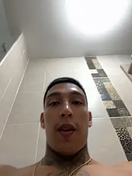 Snapshot of sendfer chatting on October 17, 11:09 pm sendfer online show from October 17, 11:09 pm