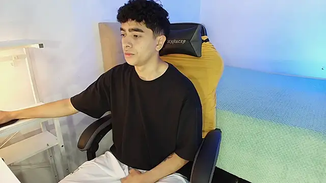 Snapshot of _nickconnor01 chatting on October 12, 8:36 pm nickconnor01 online show from October 12, 8:36 pm