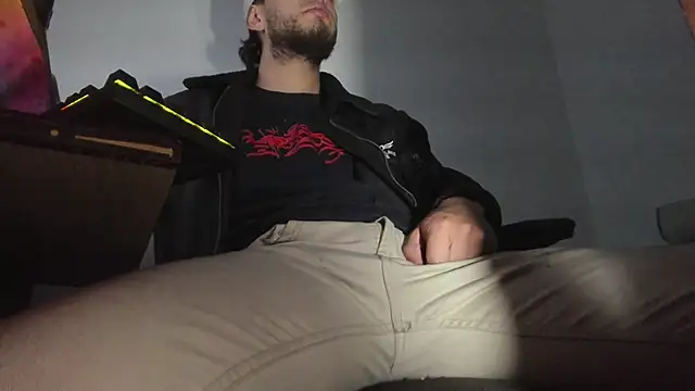 Snapshot of s_sven03 chatting on October 25, 9:11 am s sven03 online show from October 25, 9:11 am