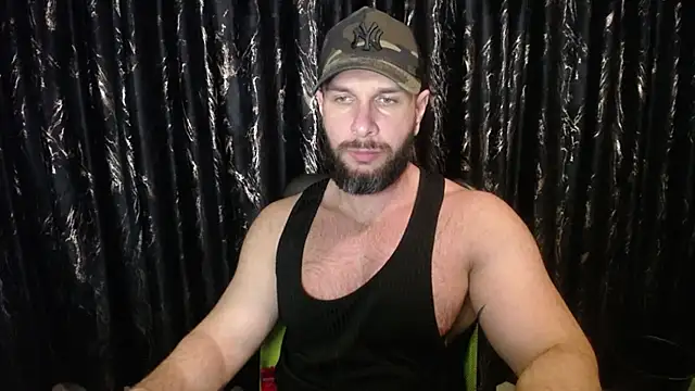 Snapshot of HotterLrgDom chatting on March 6, 12:43 am HotterLrgDom online show from March 6, 12:43 am