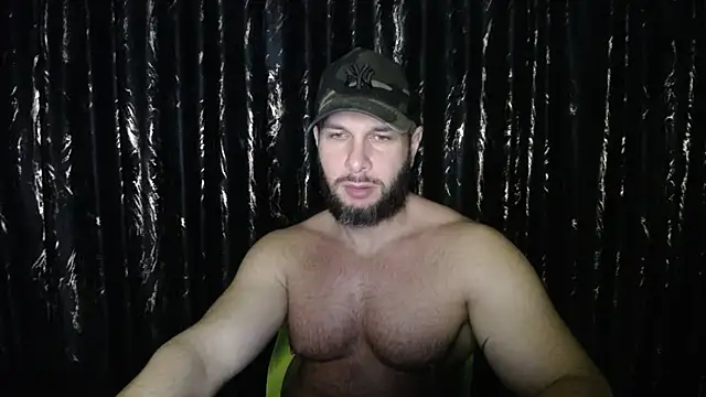 Snapshot of HotterLrgDom chatting on February 15, 10:11 pm HotterLrgDom online show from February 15, 10:11 pm