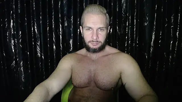 Snapshot of HotterLrgDom chatting on February 17, 12:32 am HotterLrgDom online show from February 17, 12:32 am
