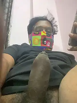 Snapshot of Yours_Teluguboii chatting on February 3, 10:43 pm Yours Teluguboii online show from February 3, 10:43 pm