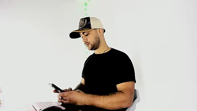Snapshot of Sebas-hott chatting on September 9, 10:19 pm Sebas-hott online show from September 9, 10:19 pm