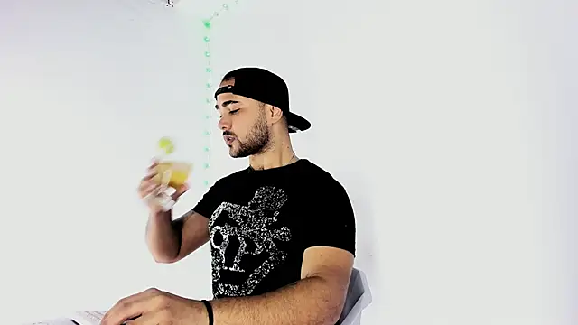 Snapshot of Sebas-hott chatting on September 14, 10:45 pm Sebas-hott online show from September 14, 10:45 pm