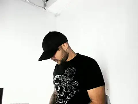 Snapshot of Sebas-hott chatting on October 19, 3:00 am Sebas-hott online show from October 19, 3:00 am