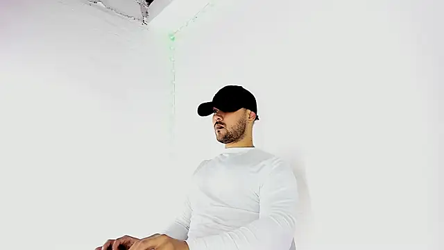 Snapshot of Sebas-hott chatting on September 12, 10:32 pm Sebas-hott online show from September 12, 10:32 pm