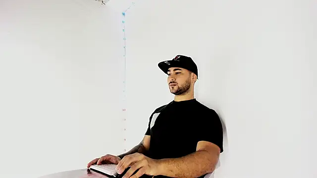 Snapshot of Sebas-hott chatting on September 13, 10:33 pm Sebas-hott online show from September 13, 10:33 pm