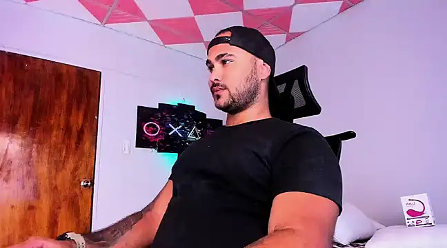 Snapshot of Sebas-hott chatting on January 9, 3:47 am Sebas-hott online show from January 9, 3:47 am