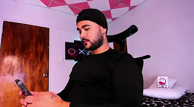 Snapshot of Sebas-hott chatting on December 24, 2:10 am Sebas-hott online show from December 24, 2:10 am