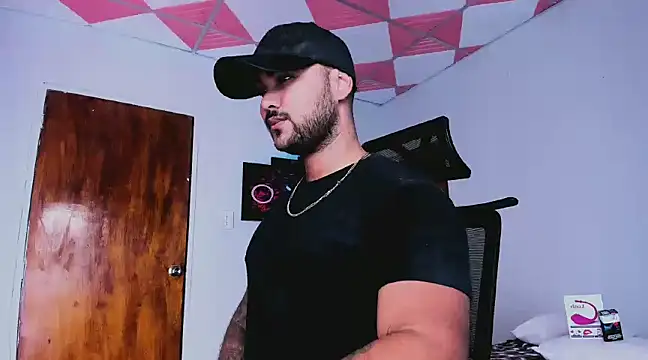 Snapshot of Sebas-hott chatting on February 6, 2:44 am Sebas-hott online show from February 6, 2:44 am