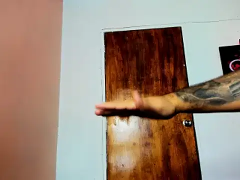 Snapshot of Sebas-hott chatting on February 15, 1:43 am Sebas-hott online show from February 15, 1:43 am