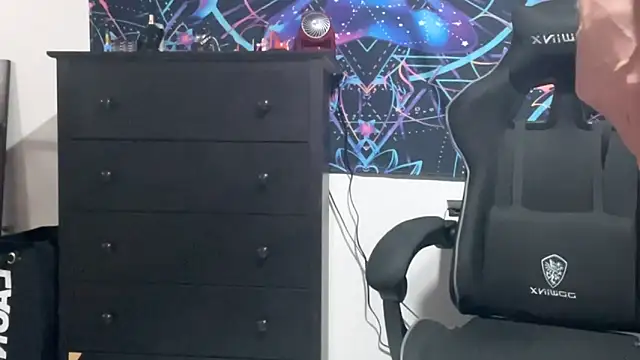 lazybonezz online show from October 11, 4:55 pm