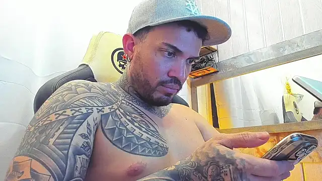 Snapshot of Angel_sex_latin chatting on September 11, 4:33 am Angel sex latin online show from September 11, 4:33 am