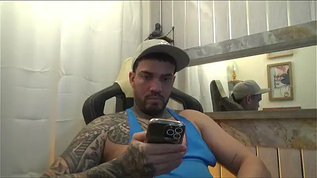 Snapshot of Angel_sex_latin chatting on October 17, 7:45 am Angel sex latin online show from October 17, 7:45 am