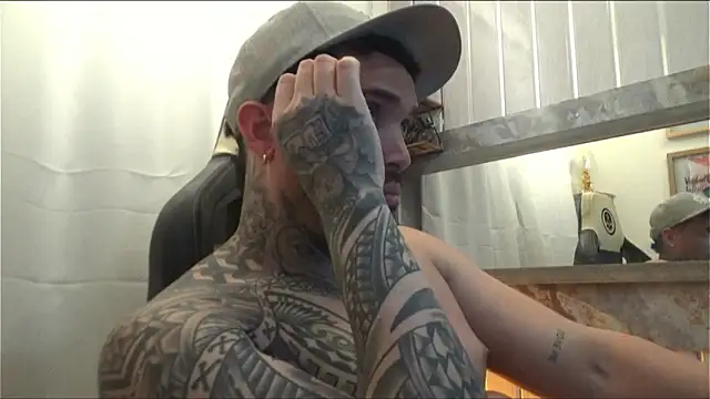 Snapshot of Angel_sex_latin chatting on October 18, 7:46 am Angel sex latin online show from October 18, 7:46 am