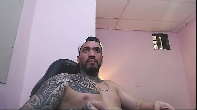 Snapshot of Angel_sex_latin chatting on December 22, 4:06 am Angel sex latin online show from December 22, 4:06 am