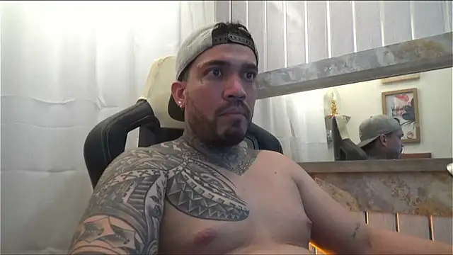 Snapshot of Angel_sex_latin chatting on October 21, 7:55 am Angel sex latin online show from October 21, 7:55 am