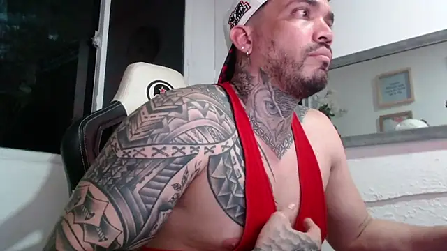 Snapshot of Angel_sex_latin chatting on March 13, 8:04 am Angel sex latin online show from March 13, 8:04 am