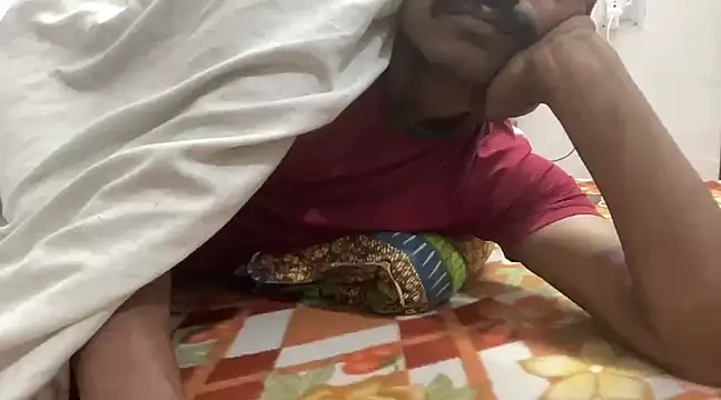 HORNY4UDESI online show from December 28, 11:05 pm