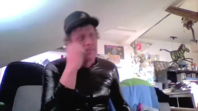Bigthroaterboy online show from May 9, 5:14 pm