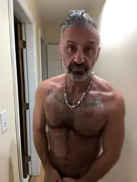 Snapshot of DaddySnowXX chatting on January 5, 1:56 am DaddySnowXX online show from January 5, 1:56 am
