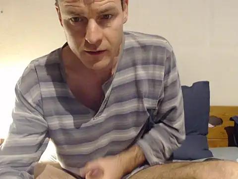 geree84 online show from December 1, 6:05 am