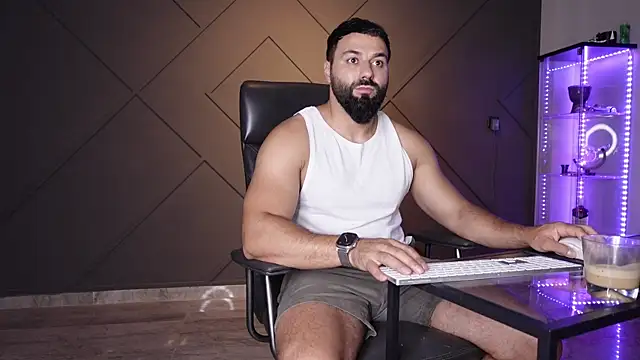 mattmasterss online show from June 10, 9:37 pm