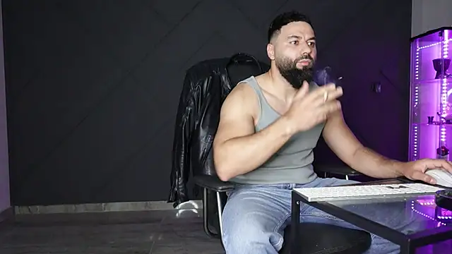 mattmasterss online show from April 22, 8:35 pm