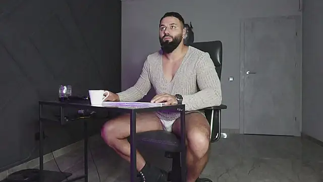 Snapshot of mattmasterss chatting on October 29, 10:13 pm mattmasterss online show from October 29, 10:13 pm